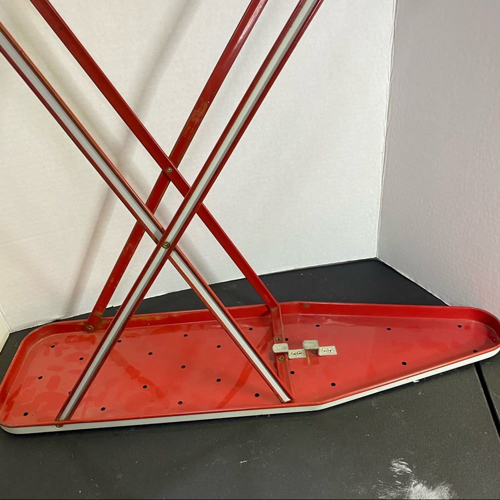 Vintage 1950’s iron, board and 1930’s wringer Sold - Picture 5 of 7